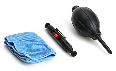 Here Are the 8 Must-Have Accessories for Your DSLR