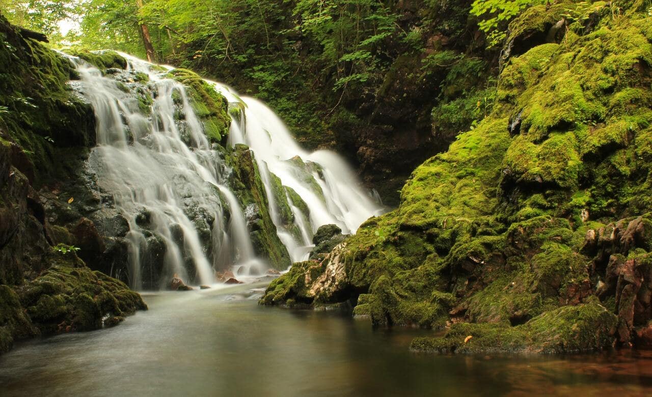 A photo of a waterfall using a long exposure