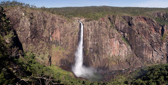 wallaman falls in queensland