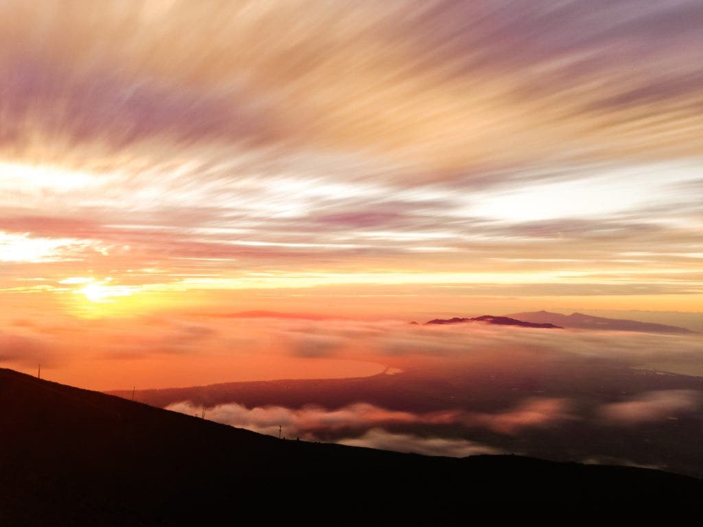 sunset-from-the-air-wispy-clouds