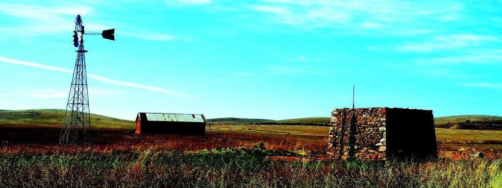 wide-angle-panorama-of-flinders-ranges