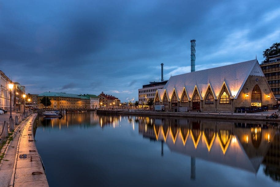 Improve Your Low Light Photography without the Flash