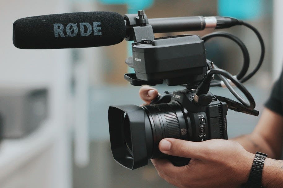 The 8 Best Microphones for YouTube Vlogging