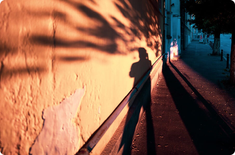 The Art of Candid Moments: How to capture emotion in street photography