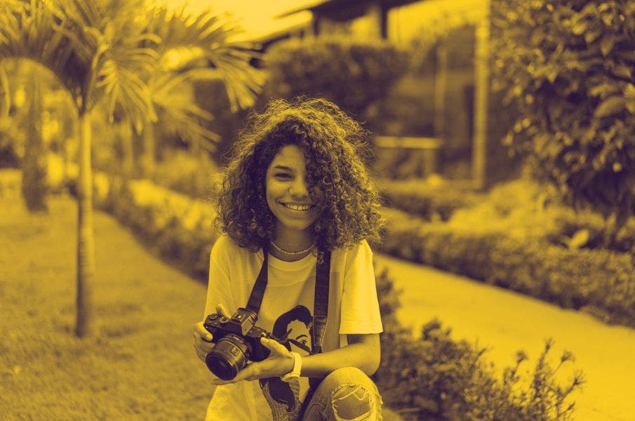 Teen Photographers Buyers Guide: How to Choose the Perfect Professional Camera